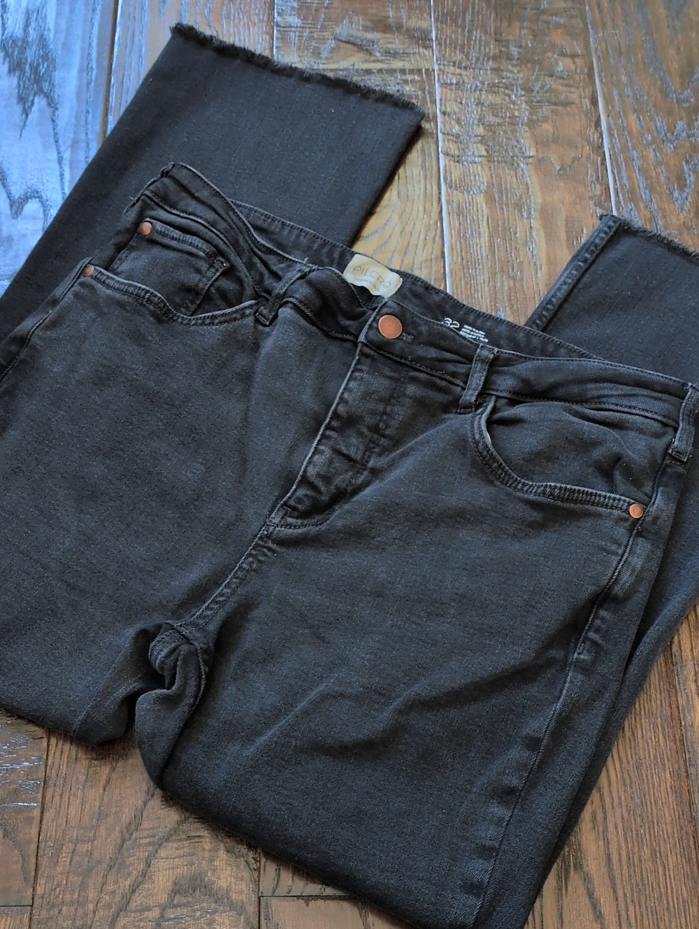 ANTHRO I Black The Yaya Mid-Rise Crop Flare Stretch Jeans by Pilcro, 32